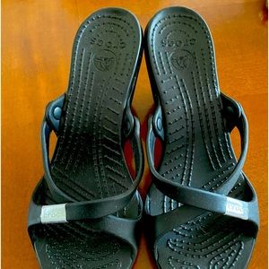 Ladies brand new crocs, size 10, black
